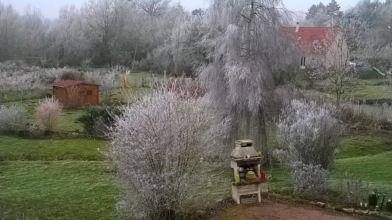Au Rendez Vous De L'Auxois B&B Essey Eksteriør bilde